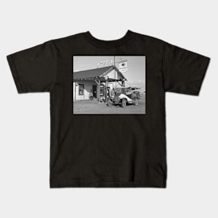 New Mexico Filling Station, 1936. Vintage Photo Kids T-Shirt